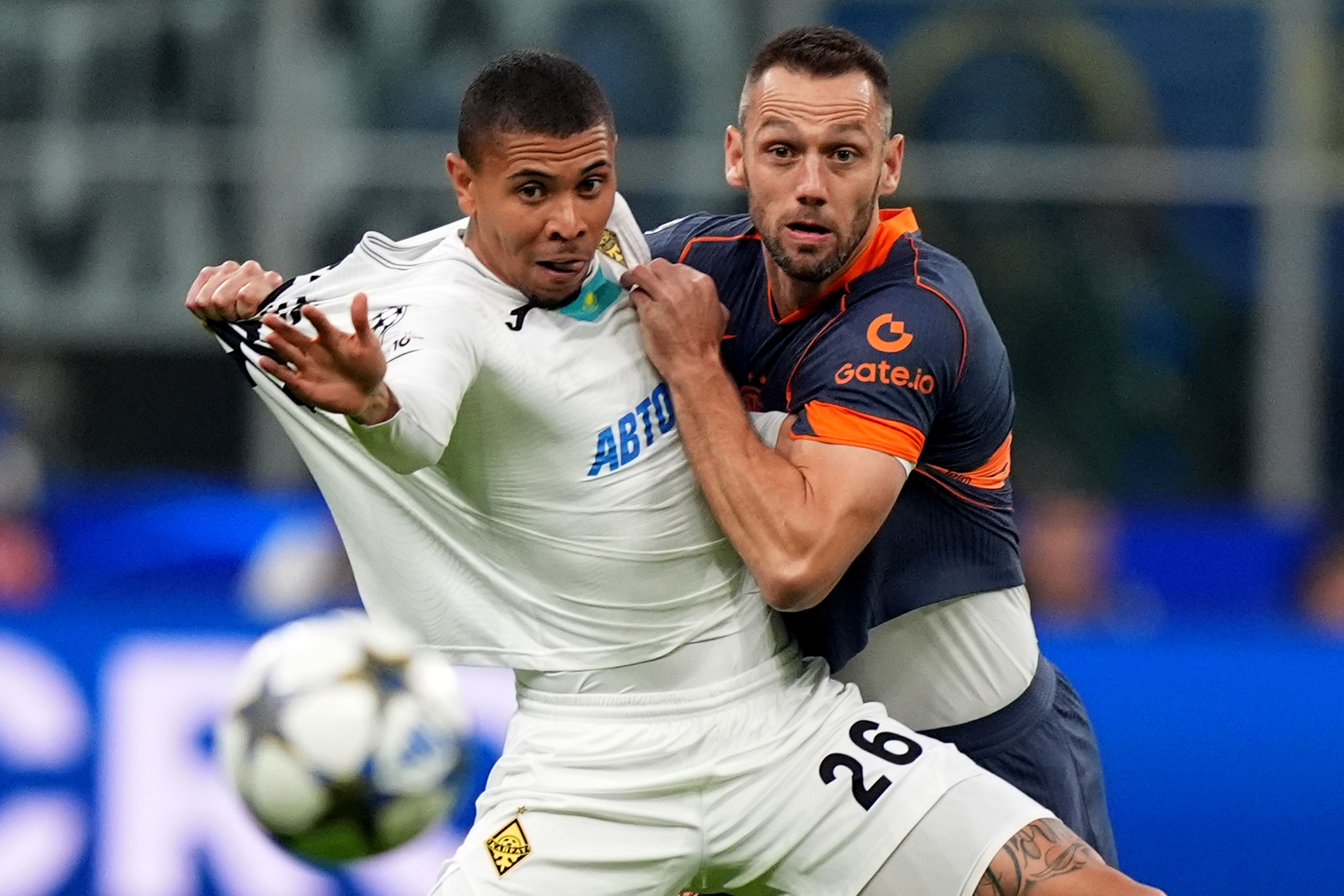 Интер - Кайрат, Стефан Де Врий, Едмилсон