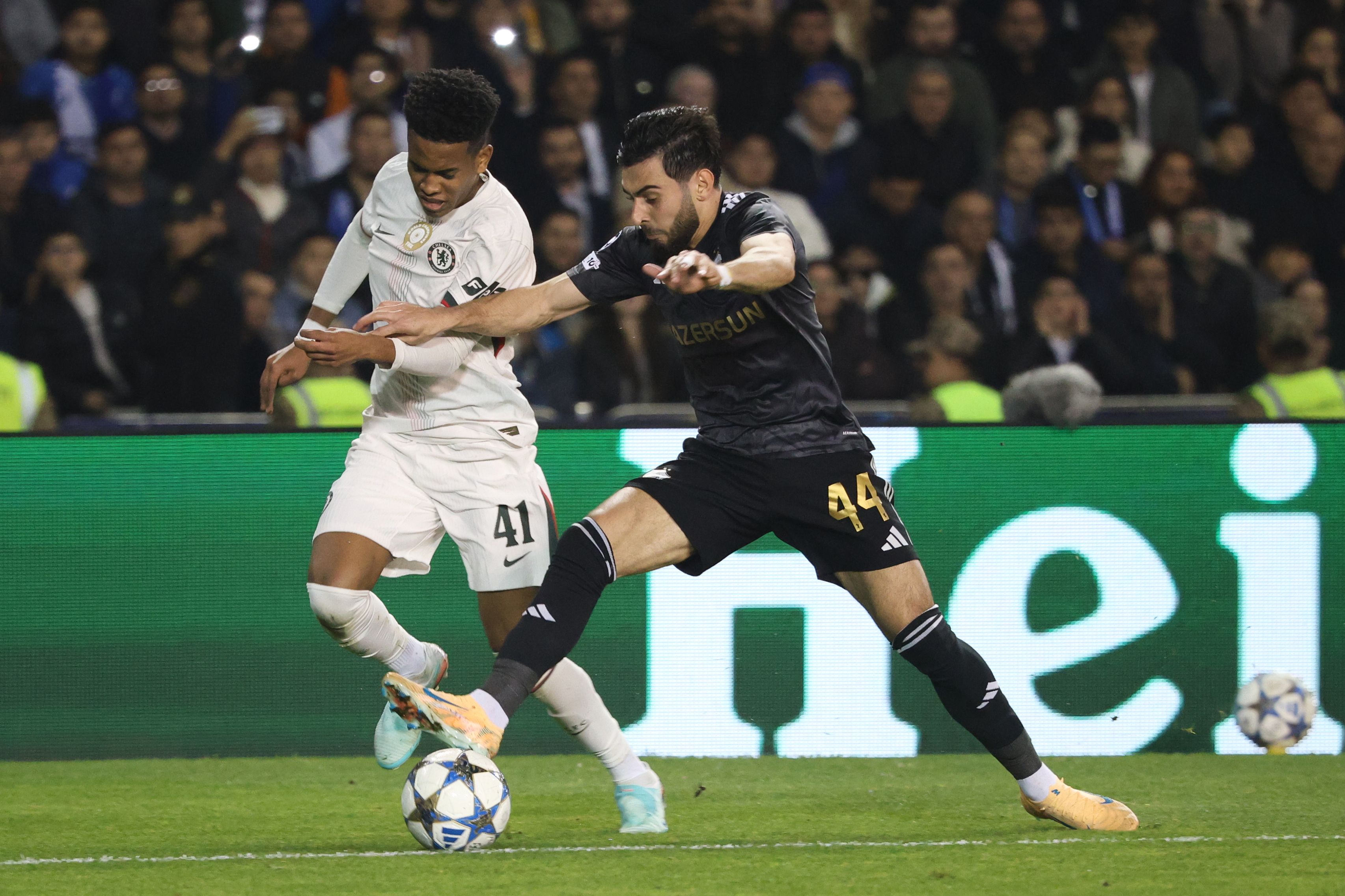 Карабах - Челси, Естевао